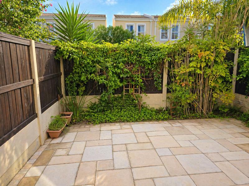 To Let 2 Bedroom Property for Rent in Kirstenhof Western Cape